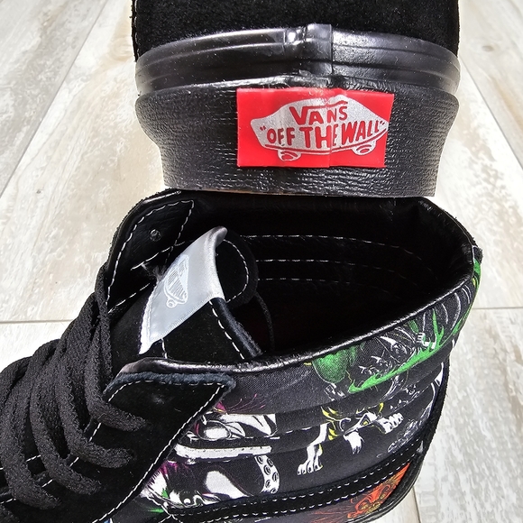 Vans X Disney 100 SK8-Hi Villains - Picture 13 of 14